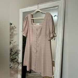 Light pink and black poke a dot dress!💗🌸